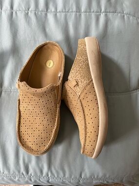 REVITALIGN Tan Slip-On Clog Mules 9W